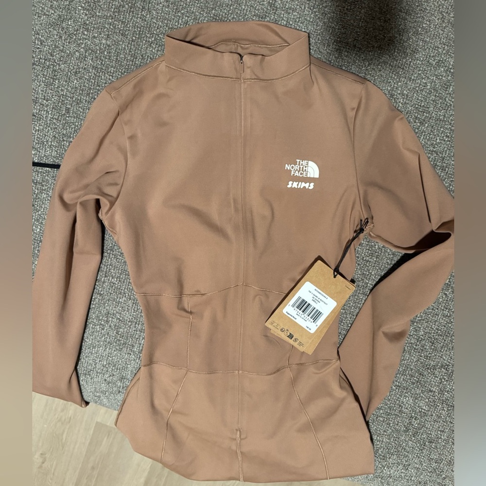 THE NORTH FACE X
SKIMS REFINA
BODYSUIT small